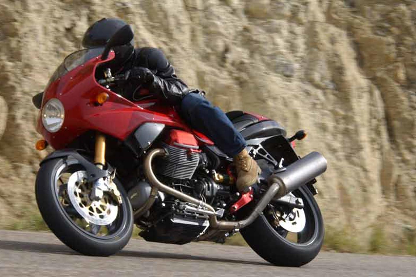 MOTO-GUZZI V11 (2001-2005) Review | Speed, Specs & Prices