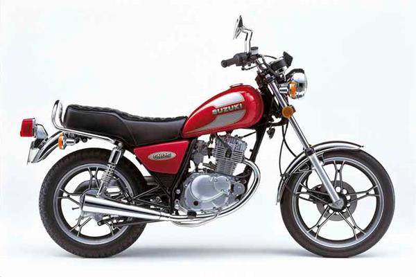 Suzuki GN125 motorcycle rview - Side view