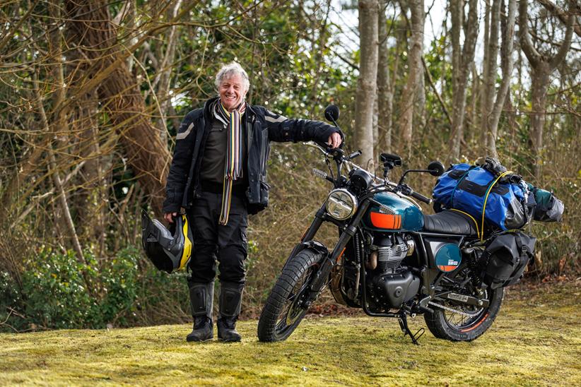Nick Sanders는 Royal Enfield Bear에서 30,000km와 싸우는 것