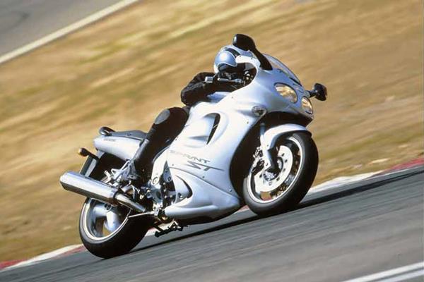 Triumph Sprint ST motorcycle review - Riding