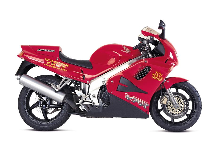 Honda VFR 750 engine is an impressive thing with a smooth power delivery