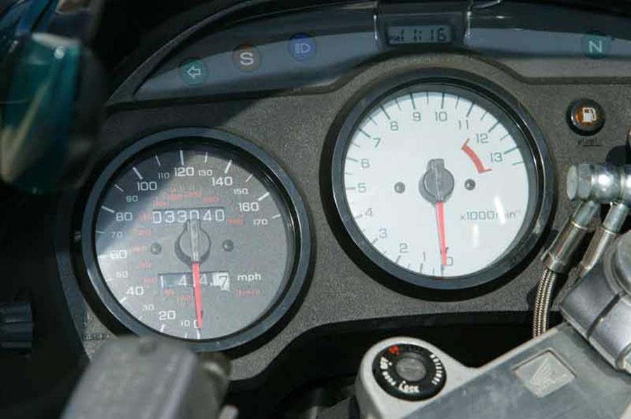 Honda VFR 750 clocks