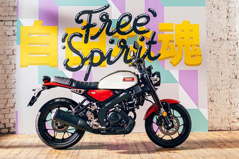 Right side view of the Yamaha XSR125
