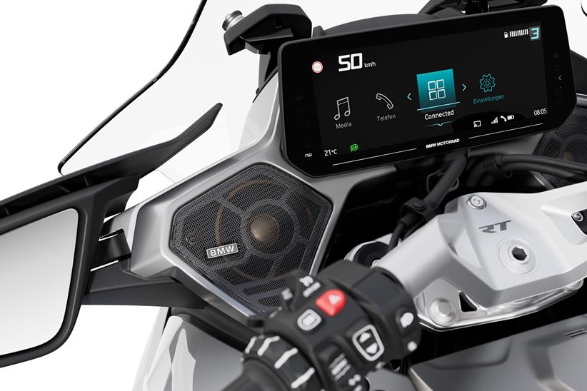 BMW R1300RT TFT dash and front speakers