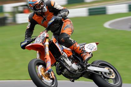 Double championship winner James Addy at Cadwell Park (Pic: aspphotos@virgin.net)
