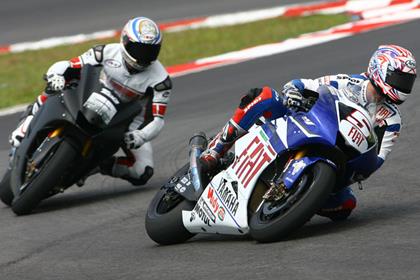 Colin Edwards has been helping out new teammate James Toseland at the MotoGP test in Sepang