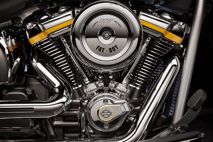 Harley-Davidson Fat Boy Gray Ghost 117 engine