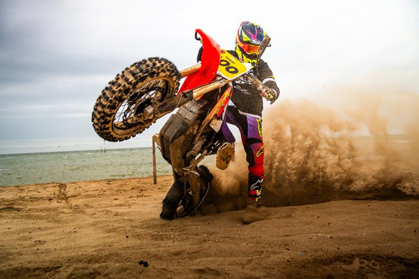 Thornton Hundred CR500 tribute in action