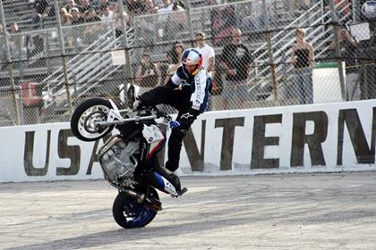 Chris Pfeiffer crashed failed to regain his 2006 Stunt Wars crown