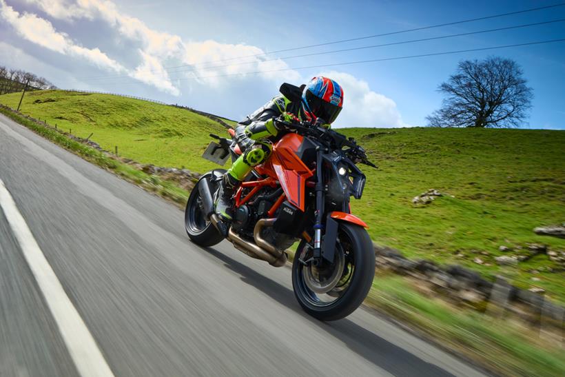 KTM Super Duke على الطريق KTM Super Duke على الطريق