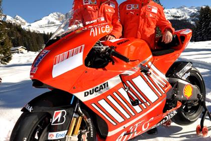 The new sponsor will be displayed on the Ducati motorcycle and the riders leathers