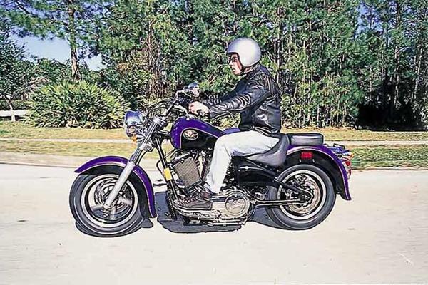 Victory V92C motorcycle review - Riding