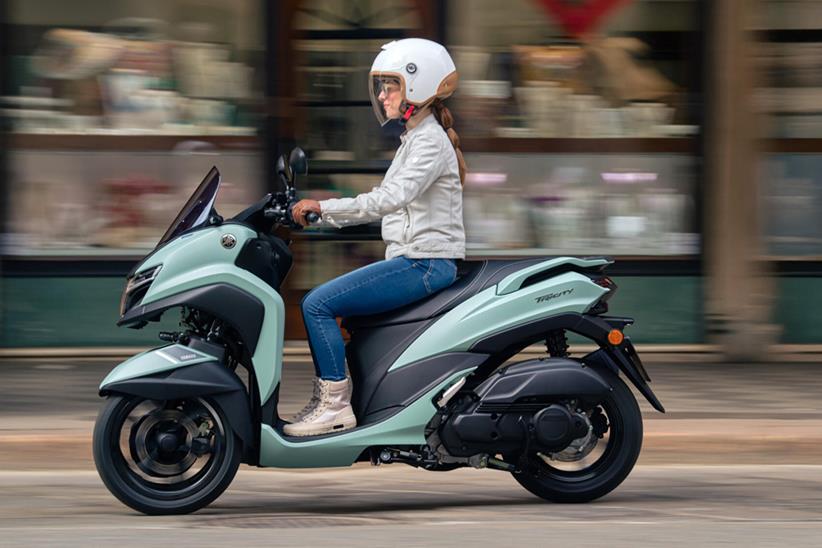 Yamaha Tricity 125 ridden in urban area