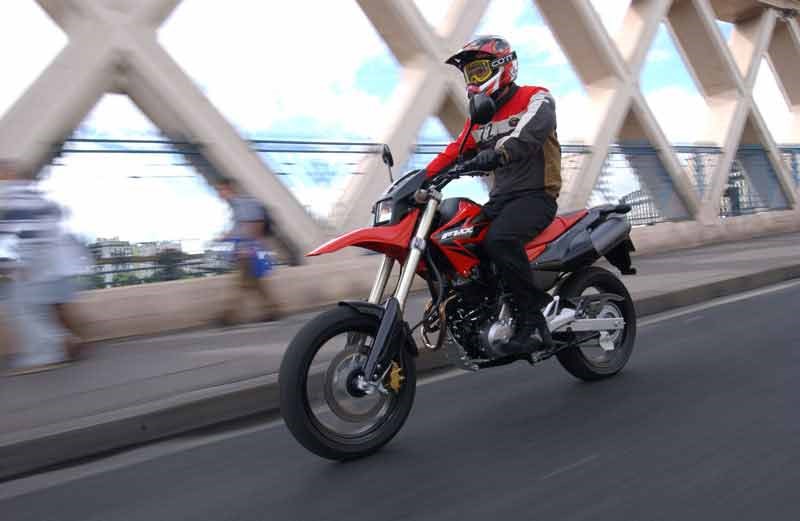 2005 Honda FMX 650 Supermoto