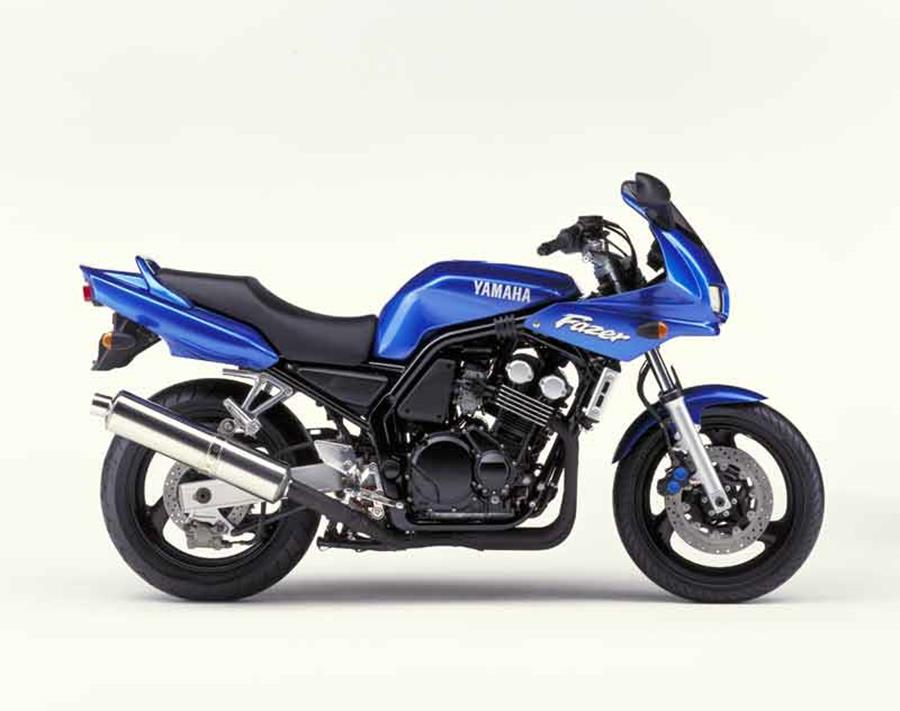 Yamaha Fazer 600 in blue