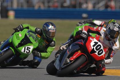 American Honda's Neil hodgson leads Attack Kawasaki's Steve Rapp and fellow Brit Chaz Davies