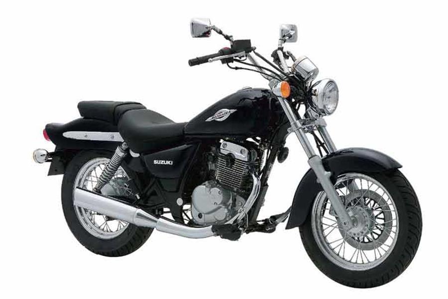 Suzuki GZ125 Marauder motorcycle review - Side view