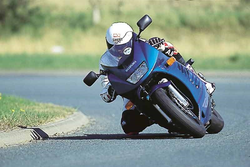 Rf600r SUZUKI RF600 (1993-1997) Review | Speed, Specs & Prices
