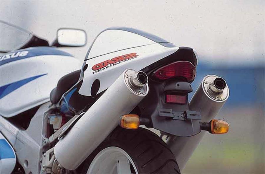 Suzuki TL1000R exhausts sound awesome thanks to that thumping V-twin