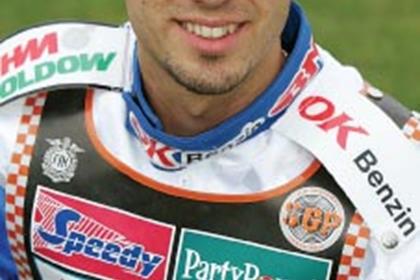 Nicki Pedersen is favourite to retain the FIM Speedway GP title