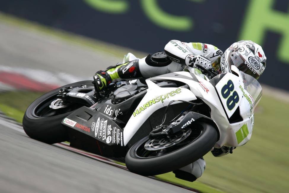 Assen World Superbikes Pitt Takes Win From Rea MCN