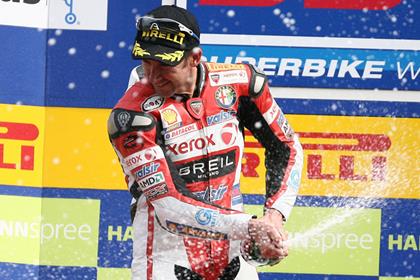 Troy Bayliss won both World Superbike races in Assen