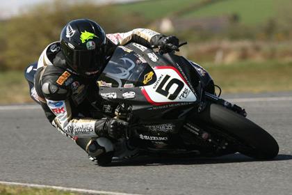 Bruce Anstey put in vital time on his bike and helped out British Supersport runner, Ian Lowry