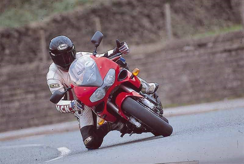 SUZUKI TL1000S (1997-2001) Review | Speed, Specs & Prices