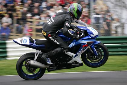 Colt Dwyer heads over The MOuntain on his Suzuki GSX-R Trophy debut