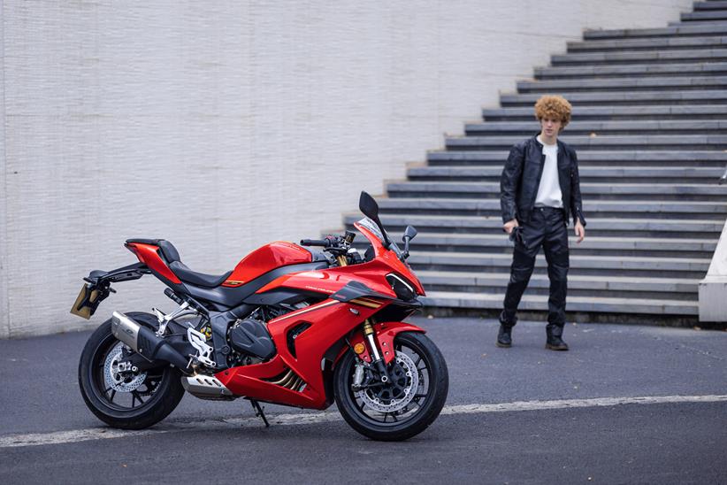 QJMotor SRK 800 RR on the side stand