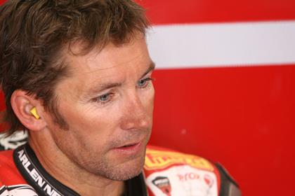 Troy Bayliss' second chance at victory in Monza was ended by a faulty clutch seal