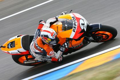 Dani Pedrosa has secured the pole position and lap record at Le Mans this afternoon