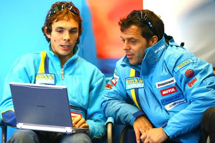 Chris Vermeulen and Loris Capirossi have spoken to Suzuki bosses about their desire to stay with the factory team for 2009