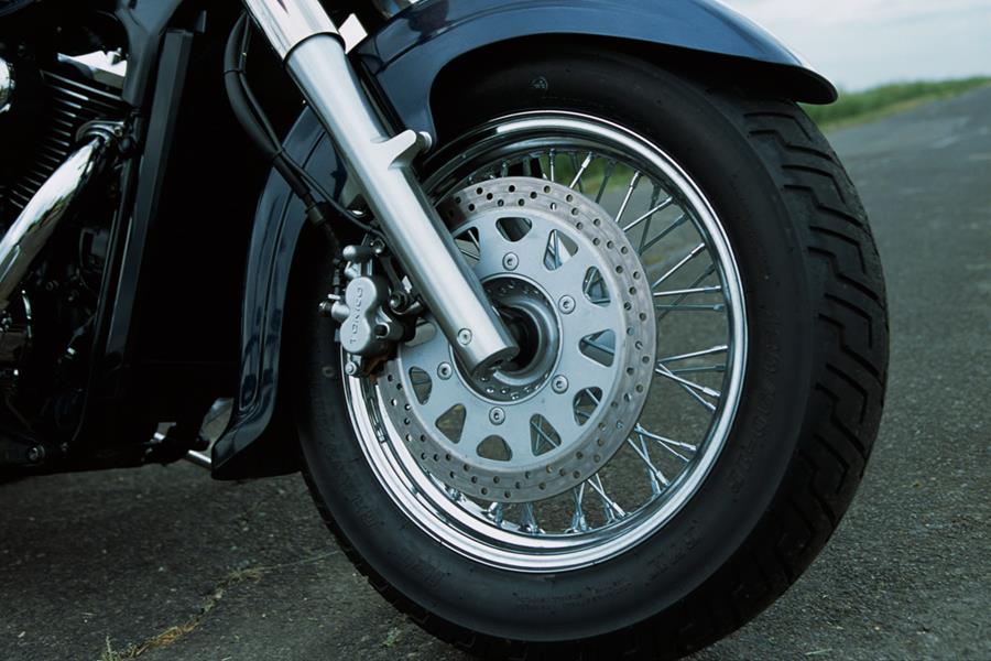 Suzuki Intruder front wheel and brake