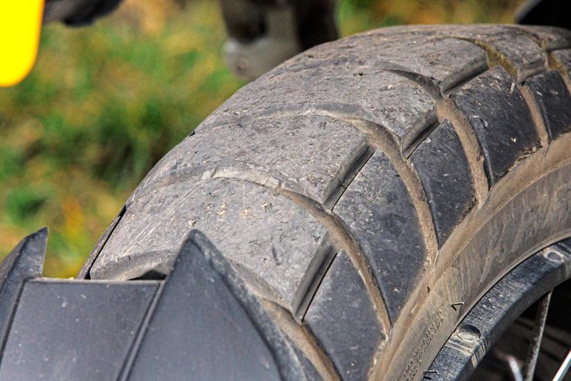 Triumph Tiger 1200 Rally Explorer Metzeler tyres worn out