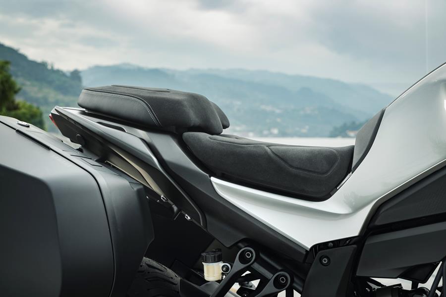 2025-on Yamaha Tracer 7 GT higher rider seat and larger pillion seat