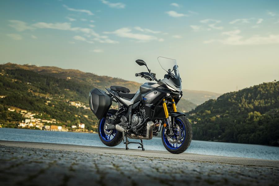 2025-on Yamaha Tracer 7 GT static shot of the front right