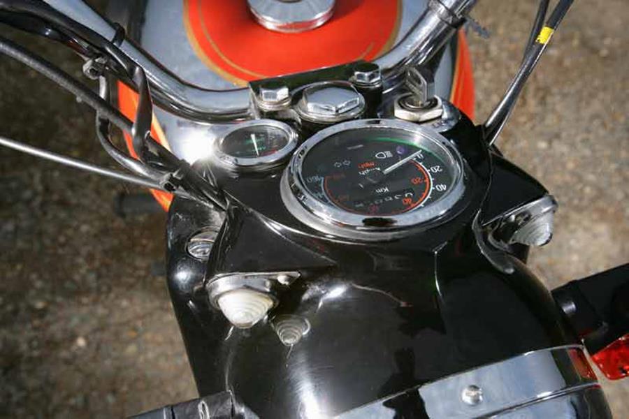 Don't expect much kit on the Royal Enfield Bullet 350...