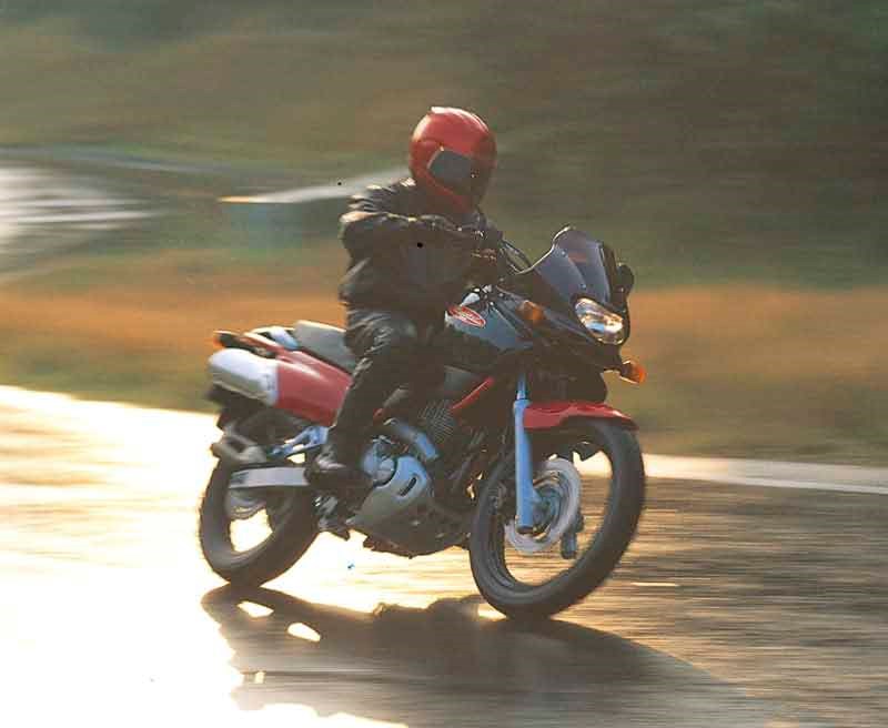Xf650 SUZUKI FREEWIND XF650 (1997-2002) Motorcycle Review