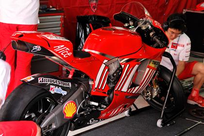 Ducati has rolled out it's 2009 Desmosedici for the first time in public at a test in Catalunya