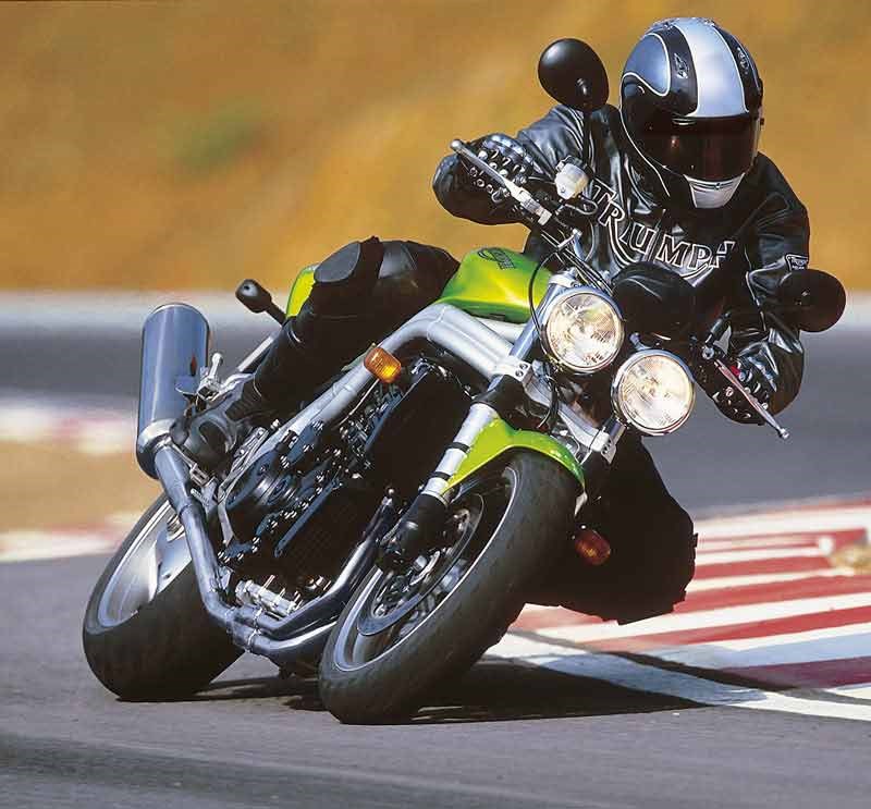 TRIUMPH SPEED TRIPLE 955I 1997 2004 Review TRIUMPH SPEED TRIPLE 955I 1997 2004 Review
