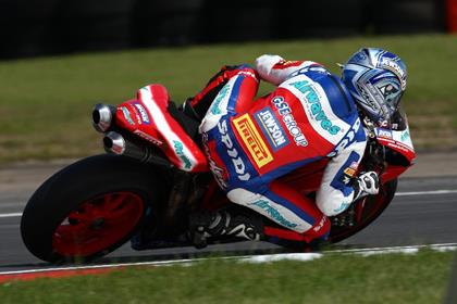 Leon Camier takes his first win of his BSB career at Snetterton in race one today