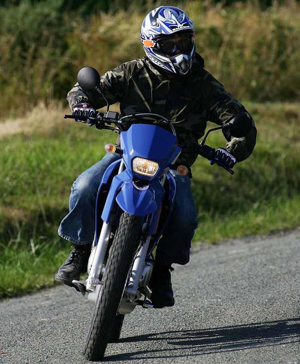 Yamaha XT 125 R (2005-2012) Review | Speed, Specs & Prices