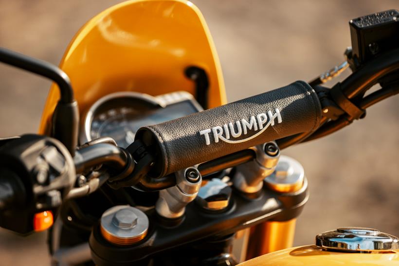 Triumph Scrambler 400 XC 스티어링 휠