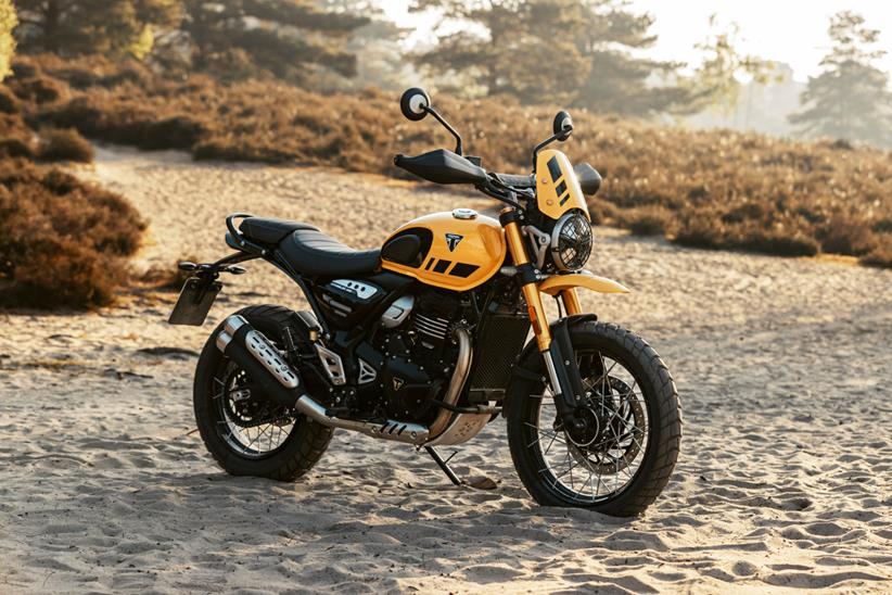 Triumph Scrambler 400 XC front three quarters