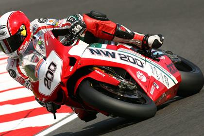 Michael Rutter gambled with slick tyres to win race two at Mallory Park