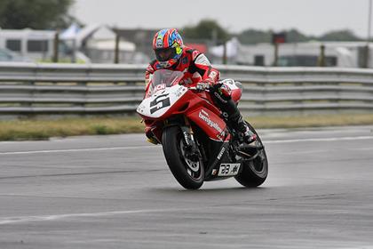 Rain hampered the Bemsee Powerbike race meeting at Snetterton (Pics: www.swaffs.co.uk)