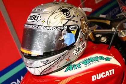 Shane Byrne will be wearing a one-off lid at Oulton Park