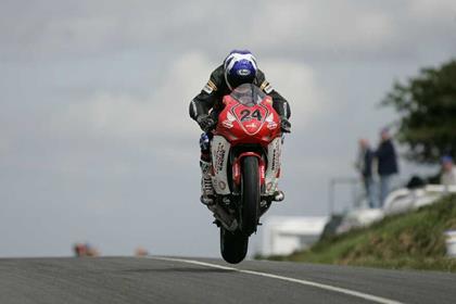 Keith Amor took wins in both 600cc races at the Kells road races