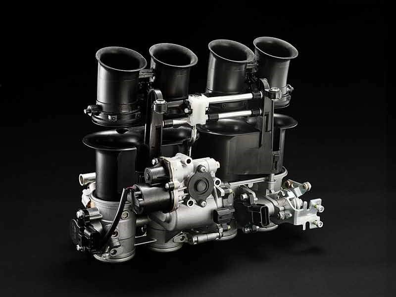 YAMAHA R1 (2007-2008) Review | Speed, Specs & Prices